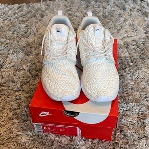 Nike Roshe One DMB QS White Sneakers